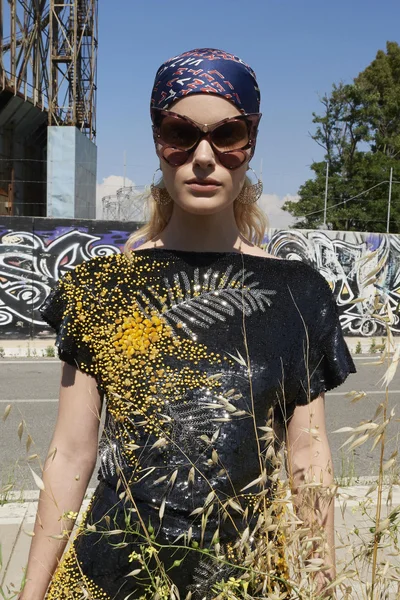 Look 50